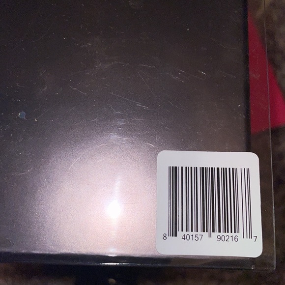 Jeffrey Star Velvet Trap - Picture 4 of 4